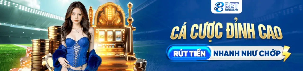 Game thủ chuyên nghiệp đang thi đấu e-sports trên máy tính